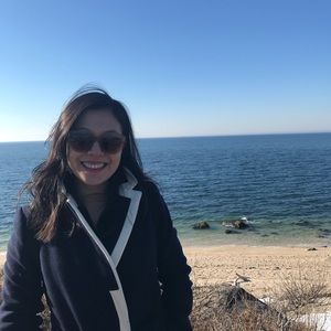 Meet your Posher, Emily